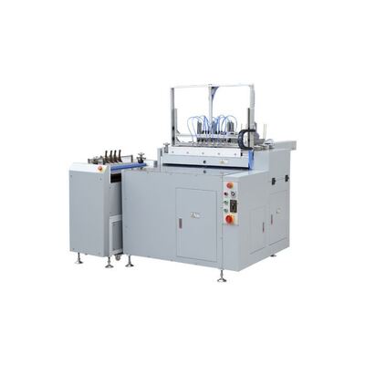 Die halbautomatische Kartonagenmaschine wird zum gleichzeitigen beidseitigen Kaschieren von Hardcover-Büchern verwendet.