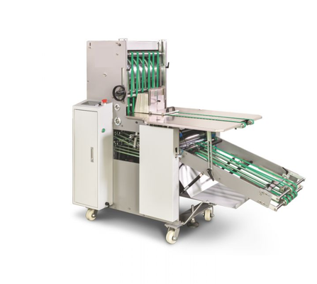 Faltmaschine und Hilfmaschine Spezialisiert auf das Handling von gefalteten gebundenen Produkten mit vertikaler Pressstackerlieferung