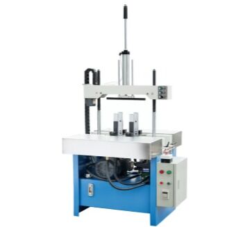Die hydraulischen Doppelzylinder der Buchblock-Rückenrundungsmaschine HX95BR und die einstellbare Pressgeschwindigkeit sorgen für die Rückenrundung von Hardcover-Büchern